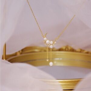 Elegant Gold Pearl Necklace